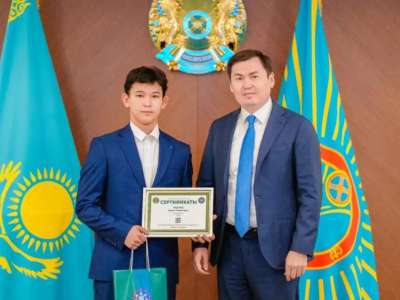 Астанада мерзімді әскери қызметін аяқтаған сарбаздарға білім гранты табысталды