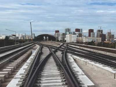 Астанада LRT негізгі желісінде рельстерді төсеу жұмыстары аяқталды