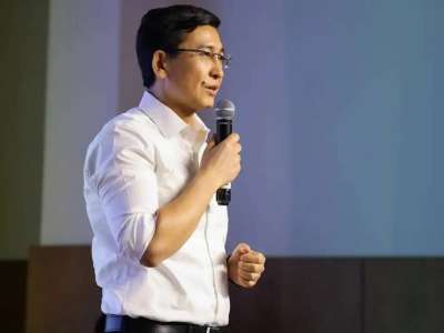 Асхат Аймағамбетов сүйінші сұрады