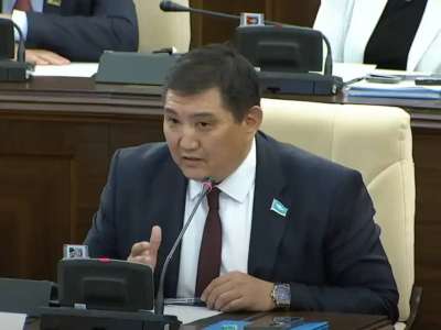 «Соңғы сөз халықта»: депутат Бақытжан Базарбек қай партияға баратынын айтты