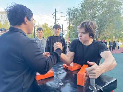 Funny Sport жобасы аясында елордалық тұрғындар Street Workout-та күш сынады