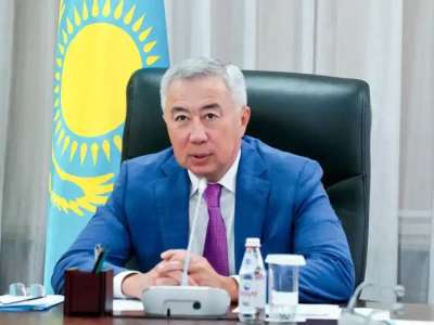 Пәтер мен қымбат көлік ойнатуды шектеу: Серік Жұманғарин блогерлерге қатысты мәлімдеме жасады