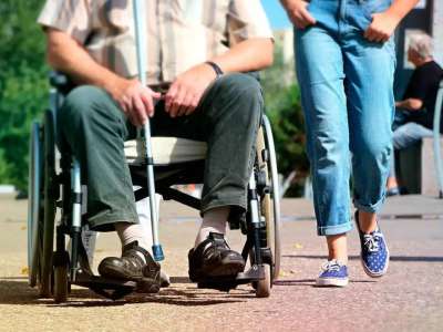 Мүгедектігі бар адамдарға жеке көмекші бола алатын тұлғалар санаты кеңейтілуі мүмкін