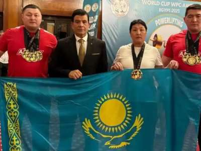 Астаналық ұстаз ауыр жүк көлігін сүйреп, жаңа рекорд орнатпақ (ВИДЕО)