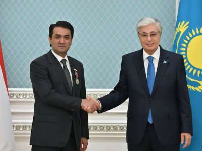 Президент Рустами Эмомалиді «Достық» орденімен марапаттады