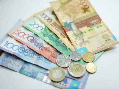 Доллар 500 теңгеден төмендеді: Ұлттық валютамыздың нығаю себебі неде