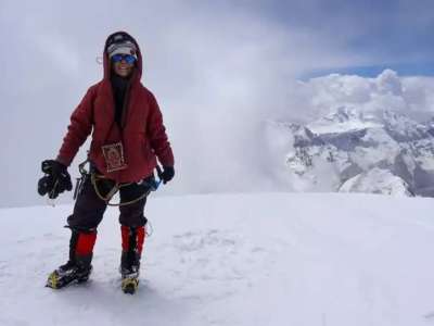 «Анамның тірі екеніне сенемін»: Қырғызстан тауында қалып қойған альпинистің ұлы мәлімдеме жасады