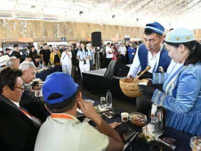 Астанадағы BaiQymyz гастрофестивалі: алғашқы күні 40 мың адам келді