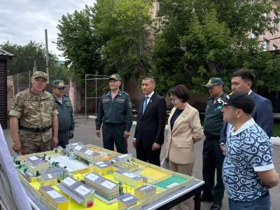 Мәжіліс депутаттары әскери қызметшілердің тұрмыс-тіршілігімен танысты