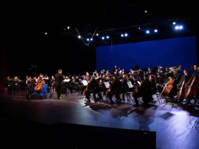 «Қазақконцерт» әртістері Біріккен Араб Әмірліктерінде өнер көрсетті