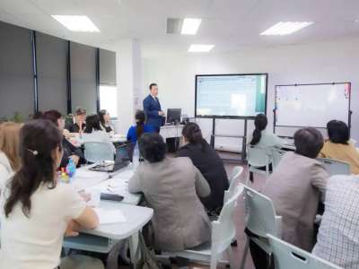 Педагогтердің қаржылық сауаттылығын арттыруға арналған курс басталды