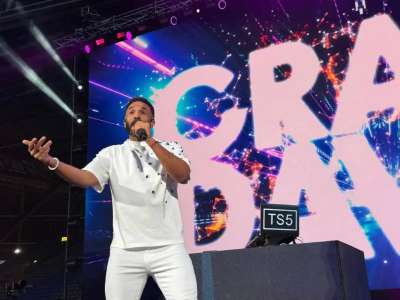 Әлемге әйгілі әнші елордаға деген сүйіспеншілігін білдірді