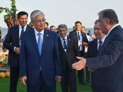 Мемлекет басшысы Орталық Азия елдерінің көрме павильонын аралап көрді