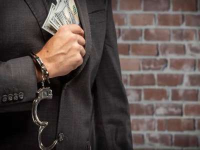 Ұлытау облысында мектеп бухгалтері 28 млн теңге бюджет қаражатын жымқырғаны үшін сотталды