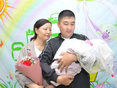 «Аңсаған сәби» бағдарламасының көмегімен дүниеге келген сәбилер мен ата-аналары бас қосты