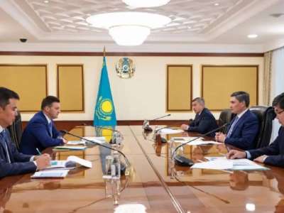 Олжас Бектенов Еуразиялық даму банкінің басқарма төрағасымен кездесті