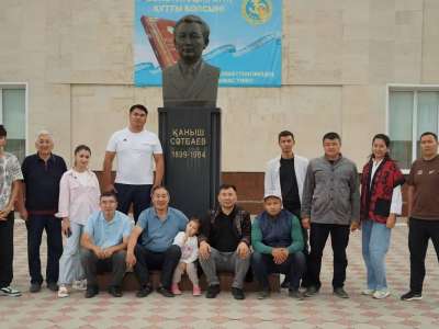 Зерттеуші Абылайхан Қалназаров: Қажымұқан тасының  салмағы –  шамамен 480 келі