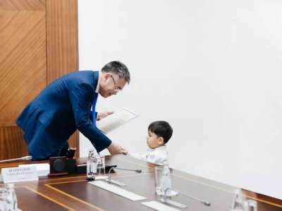 Қоқыс жинап, қошеметке бөленген «кішкентай эколог» Президенттен алғыс алды