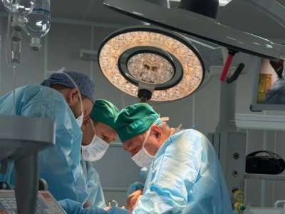 Дәрігерлер бір мезгілде жүрекке ота жасап, бүйректі алып тастады