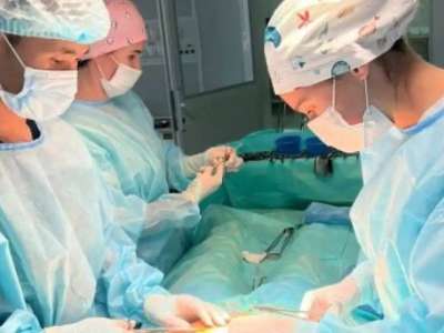 Дәрігерлер бүлдіршіннің асқазанынан бір келі шаш алды