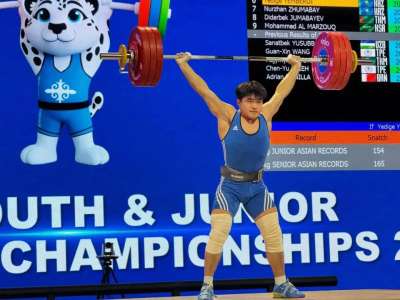 Едіге Емберді ауыр атлетикадан Азия чемпионатында рекорд жаңартты