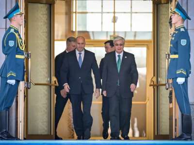 Қасым-Жомарт Тоқаев Болгария Президентін шығарып салды