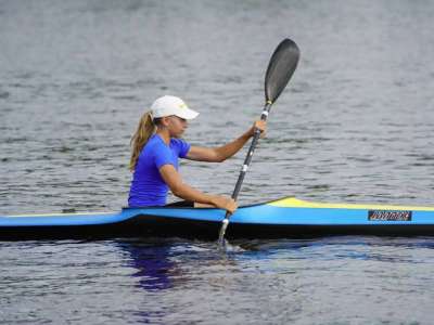 Каноэ мен байдаркада ескек есуден 50-ге жуық жасөспірім Астана қаласының чемпионатында сынға түсті