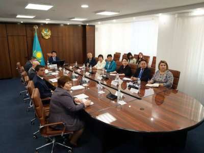 Оқу-ағарту министрі педагог-шеберлермен кездесті