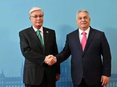 Мемлекет басшысы Будапешттегі Varkert Bazar павильонына барды