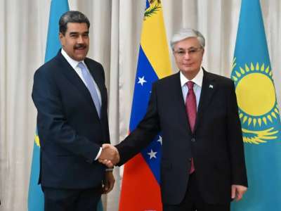 Қасым-Жомарт Тоқаев Венесуэла Президенті Николас Мадуромен кездесті