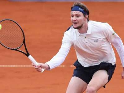 Александр Бублик Мадридтегі турнирде қазіргі чемпионды жеңді