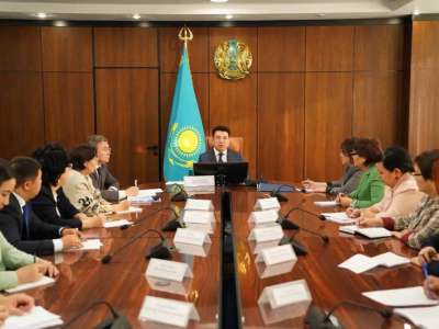 Министр педагогтердің біліктілігін арттыру тәсілдерін қайта қарауды ұсынды