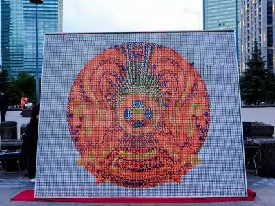 Астанада 3 мың Рубик кубигінен Елтаңба бейнесі құрастырылды