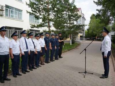 Полицейлер қызметте қаза тапқан әріптестерінің рухына тағзым етті