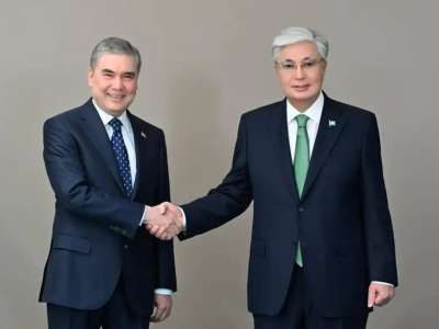 Қасым-Жомарт Тоқаев Гурбангулы Бердімұхамедовпен бейресми кездесу өткізді