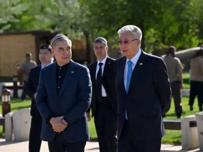 Қасым-Жомарт Тоқаев пен Гурбангулы Бердімұхамедов «Этноауыл» кешеніне барды