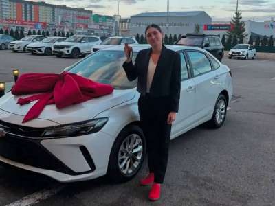 Қарағанды облысының бокс федерациясы әлем чемпионы Аида Әбікееваға қымбат көлік сыйлады