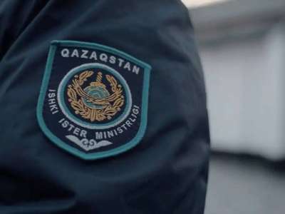 Полиция қызметкерлері қан тапсырды