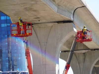 Елордада LRT эстакадасының тіректерін бояу жұмыстары жүріп жатыр