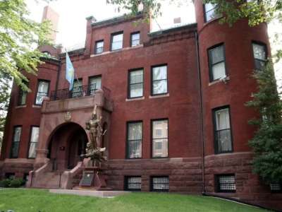 Қазақстанның АҚШ-тағы елшілігі осы елде заңсыз жүрген отандастарымызға ескерту жасады