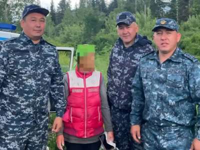 Полицейлер орманда адасқан зейнеткерді іздеп тапты