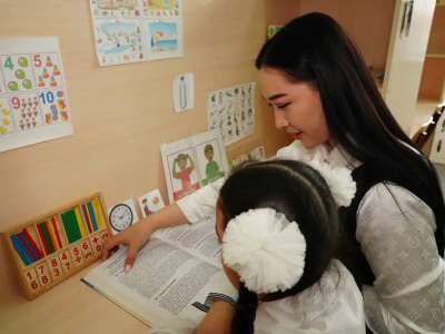 Мәжіліс депутаты әлеуметтік педагогтердің жалақысын көтеруді ұсынды