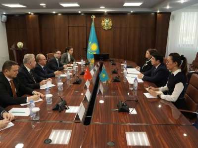 Оқу-ағарту министрі Түркияның Қазақстандағы елшісімен кездесті