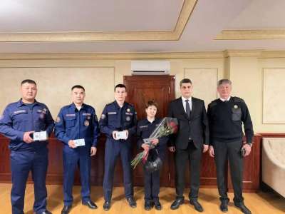 Ұшақ апаты: Әзербайжанның төтенше жағдайлар министрі қазақстандық құтқарушыларды марапаттады