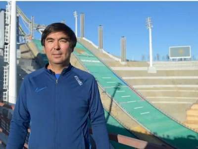 «Үлкен бақыт»: Олимпиадада Қазақстанның туын ұстап шыққан тұңғыш спортшы Қайрат Биекеновпен сұхбат