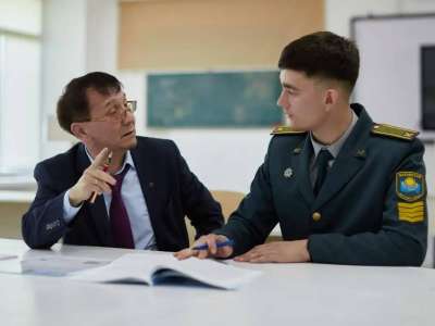Ұлттық ұлан курсанты оқулық әзірледі
