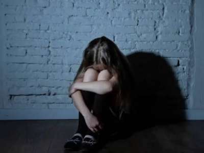 Атыраудағы мектеп ауласында кішкентай қыздың саусағы жұлынып кеткен