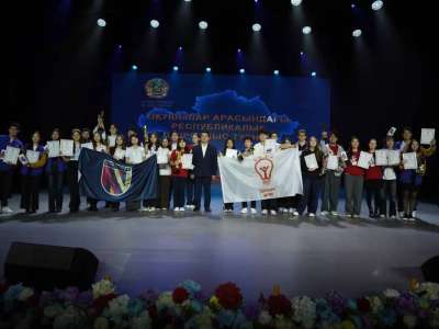Министр оқушылар арасындағы пікірсайыс турнирінің жеңімпаздарын марапаттады