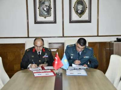 Қазақстан мен Түркия әскери ынтымақтастық жоспарына қол қойды