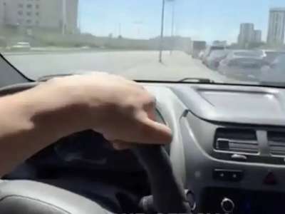 Көлікпен тротуардың үстімен жүрген: Елордада жол ережесін бұзған жүргізуші жазаланды